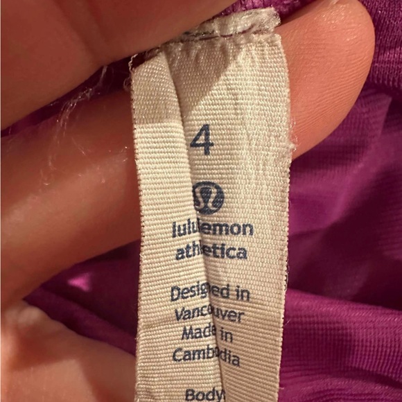 Lululemon shorts size 4 - Picture 4 of 4